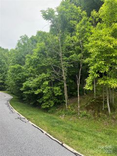 112 Pinnacle Peak Lane active home in Kenmure, Flat Rock, NC