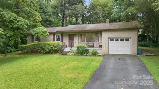 111 Cannon Drive sold home in Cannon Woods, Hendersonville, NC
