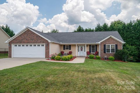 515 E Carpenter Street sold home in Temple Heights, Maiden, NC