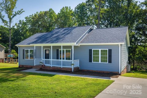 1152 Long Drive sold home in Dixie Park, Newton, NC