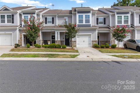 1076 Chicory Trace