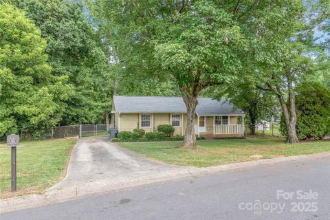 3312 Autumn Ridge Drive sold home in Tanglewood, Charlotte, NC
