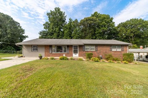 2509 Woodbridge Drive sold home in Southgate, Gastonia, NC