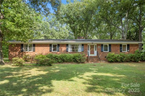 725 Plantation Road