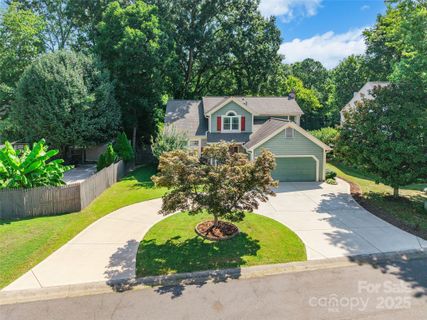 8909 Raven Park Drive sold home in Wedgewood, Charlotte, NC