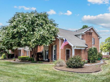 9237 N Vicksburg Park Court