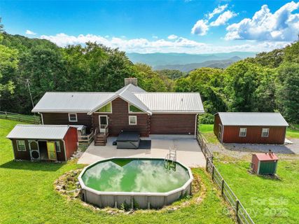 672 Windswept Ridge Road sold home in The Glade, Canton, NC