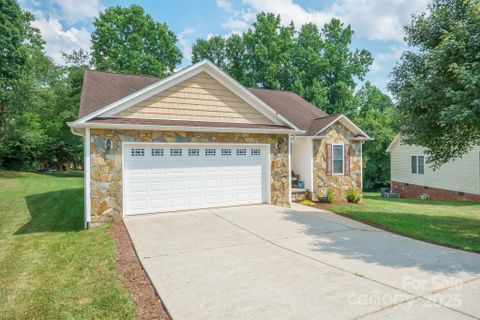 1566 Mayfair Drive sold home in Mayfair, Conover, NC