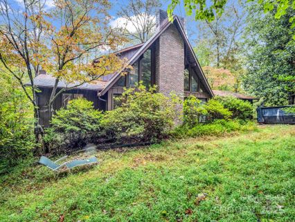 421 Chickadee Lane active home in Illahee Hills, Brevard, NC