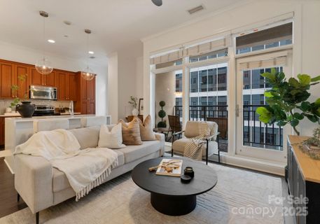 230 S Tryon Street sold home in 230 South Tryon, Charlotte, NC