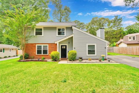 15804 Fairfield Drive sold home in Fairfield Plantation, Matthews, NC
