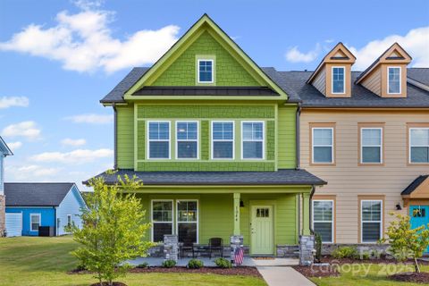 Previously sold for $423,800