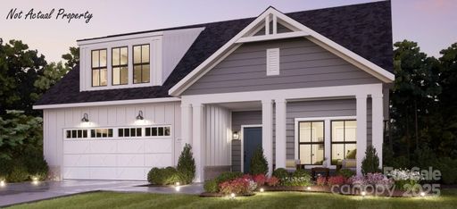 235 Alenda Lux Circle pending home in The Courtyards At Lake Davidson, Mooresville, NC