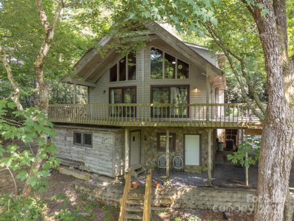 181 Hiwassee Road sold home in Indian Lake Estates, Lake Toxaway, NC