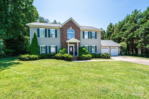 1006 Turnberry Street sold home in Barrington Glen, Lenoir, NC