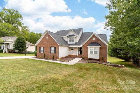 221 Deerfield Drive sold home in Deerfield, Mount Holly, NC