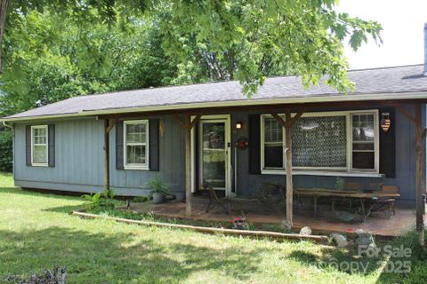 44 Candlelight Circle sold home in Green Acres, Clyde, NC
