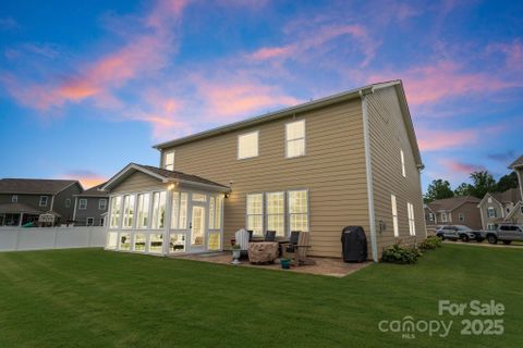 3819 Lake Breeze Drive sold home in Bridgewater At Sherrills Ford, Sherrills Ford, NC