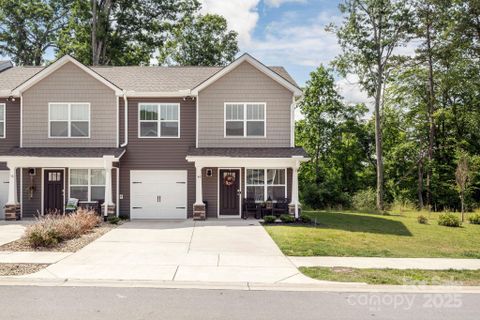 40 Malcolm Court sold home in Hamrick Farms, Candler, NC