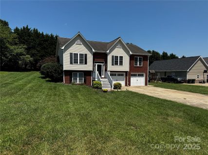 147 Freshfield Drive sold home in Meadowcreek, Hudson, NC