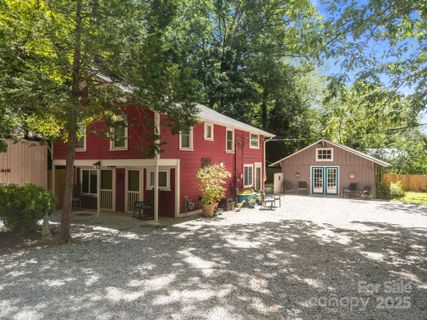 313 Chadwick Avenue sold home in Forest Hills, Hendersonville, NC