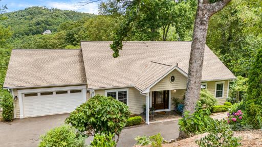 930 Sunlight Ridge Drive sold home in The Ledges Of Hidden Hills, Hendersonville, NC