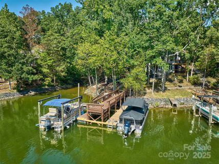 10 Weatherly Way