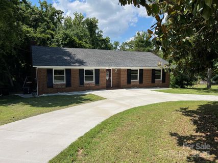 680 Lakeside Drive