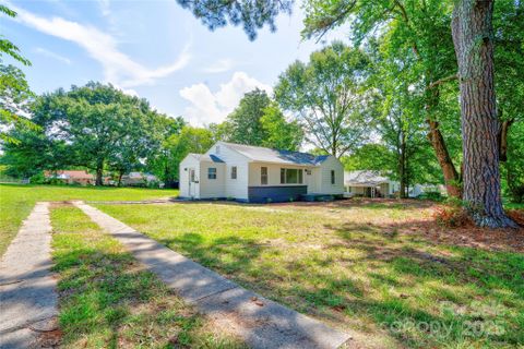 205 Crescent Drive sold home in Dover Heights, Bessemer City, NC