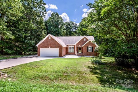 135 Woodstork Cove Drive sold home in Harbor View, Mooresville, NC