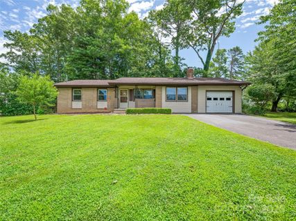 131 Maywood Road sold home in Willowbrook, Hendersonville, NC