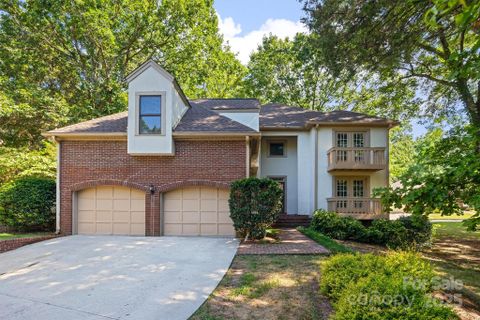 5206 Dunrobin Lane