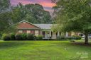 216 Chadmore Drive sold home in Charlotte, SC