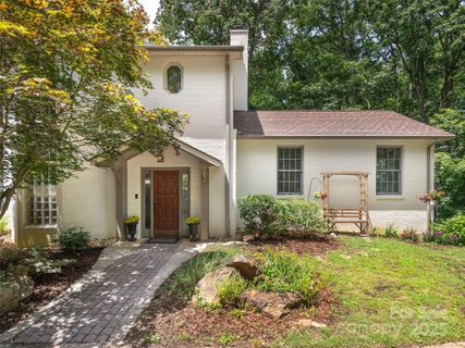 608 Upper Sondley Drive active home in Sondley Estates, Asheville, NC