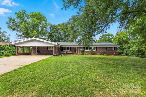 26 33rd Avenue sold home in W L Mitchell Estate, Hickory, NC
