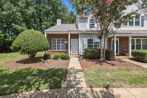 5741 Cougar Lane sold home in Huntington Ridge, Charlotte, NC