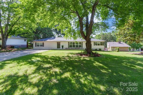 1631 Wendover Court sold home in Matthews Estates, Rock Hill, SC