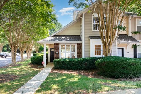 8390 Chaceview Court sold home in Villages Of Avonlea, Charlotte, NC