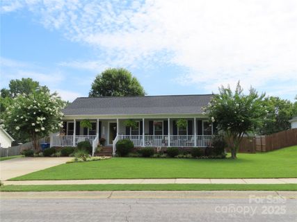 1723 Heathland Drive sold home in Taylor Oaks, Rock Hill, SC