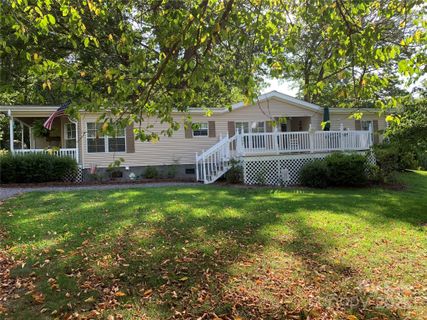 306 Fountain Way sold home in Beacon Village, Swannanoa, NC