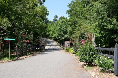 00 Ravenswood Drive