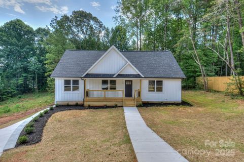 110 S Yadkin River Road sold home in River Run II, Statesville, NC