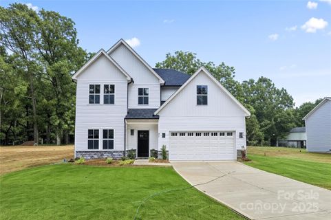 205 Henderson Circle