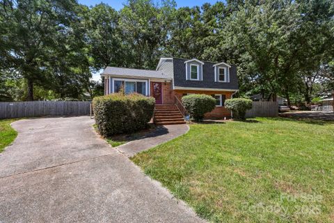 2704 Julep Lane sold home in Taragate Farms, Charlotte, NC