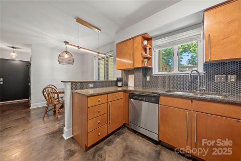 207 N Dotger Avenue sold home in The Grove, Charlotte, NC