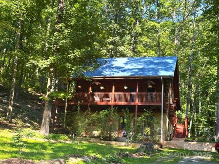 184 N Poplar Drive active home in Riverbend Highlands, Lake Lure, NC