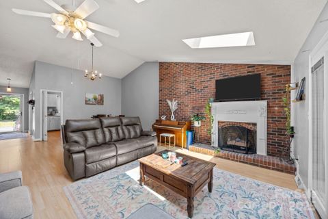1300 Larchmont Place sold home in Wiltshire Village, Salisbury, NC
