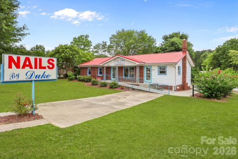2960 Dale Earnhardt Boulevard