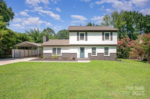 5915 Bluebonnet Road sold home in Woodburn, Charlotte, NC