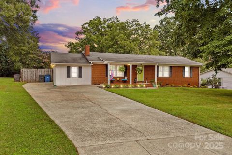 1128 Fulton Drive sold home in Fulton Heights, Statesville, NC